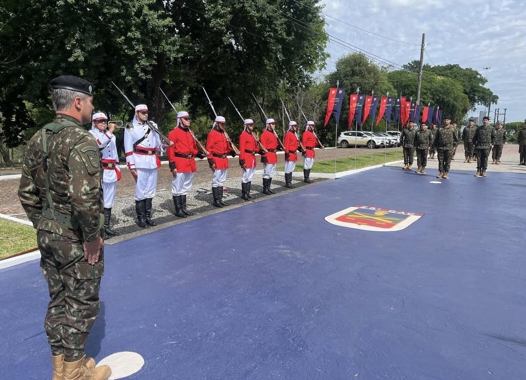 Cerimônia marca a passagem de comando do 25º GAC em Bagé