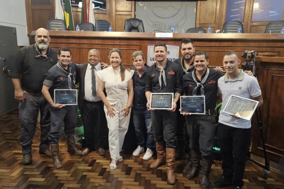 Grupo Sandim recebe homenagem na Câmara Municipal de Bagé