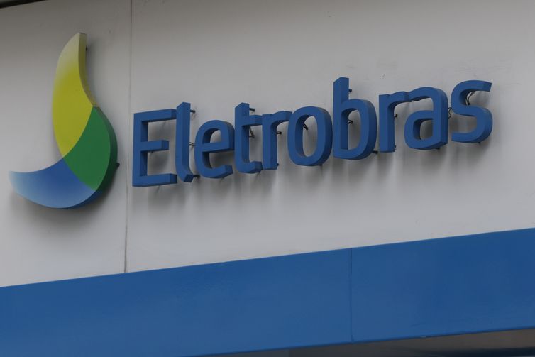 Lula veta PL sobre realocação de trabalhadores da Eletrobras 