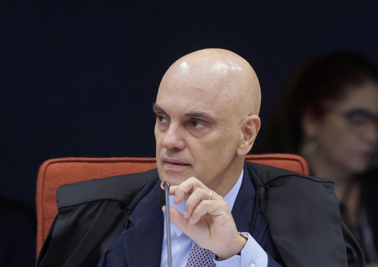 Moraes vota por condenar mais 5 réus da trama golpista e absolver um