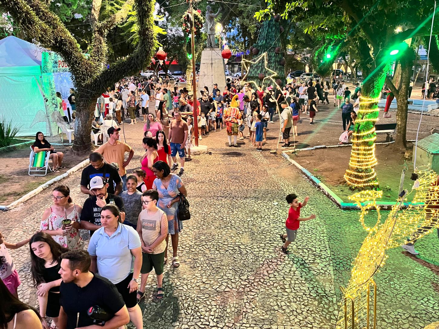 Natal Mágico do Pampa traz shows e espetáculos à Praça do Coreto neste final de semana