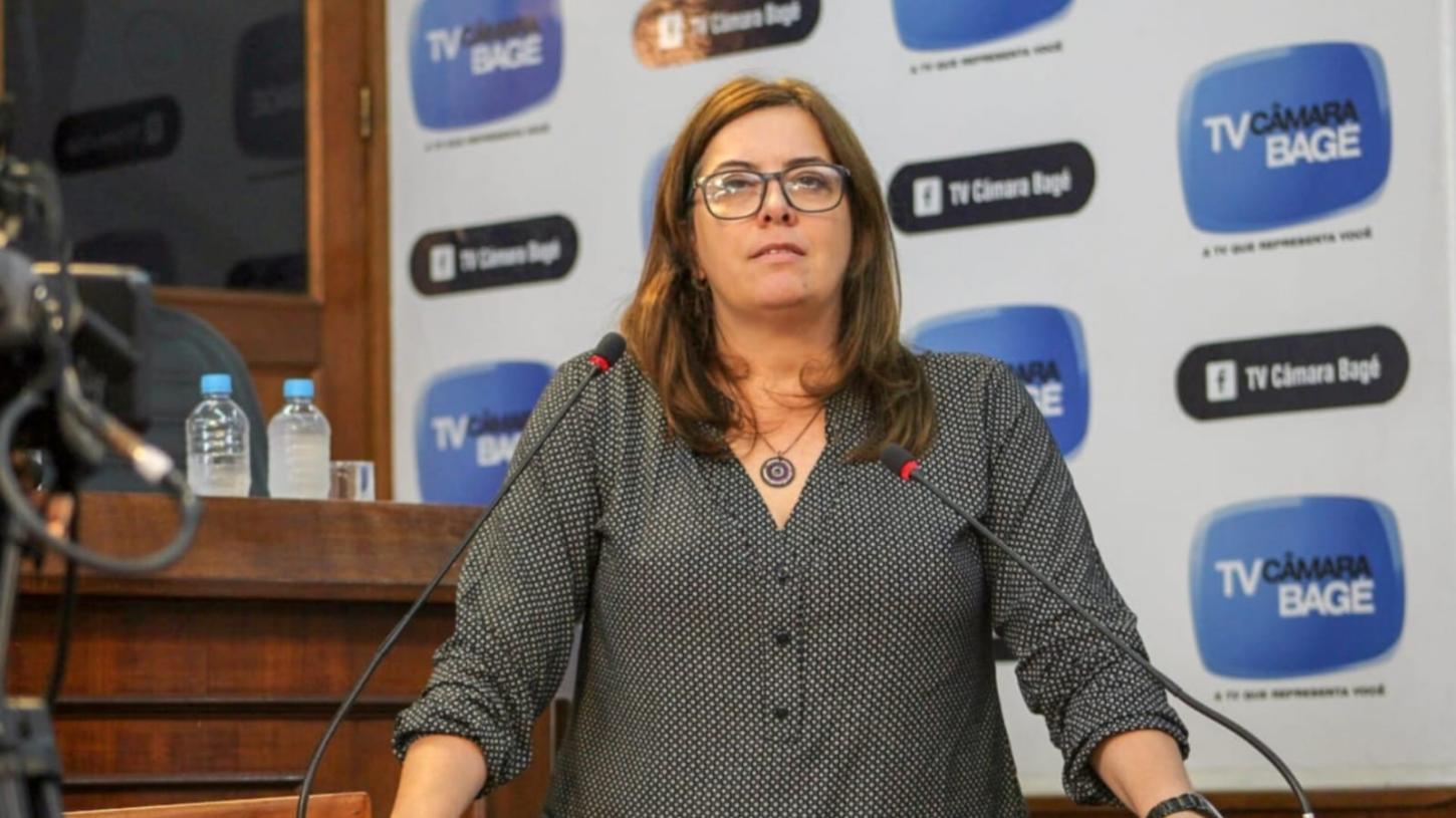 Servidores devem receber aumento histórico, afirma vereadora durante sessão