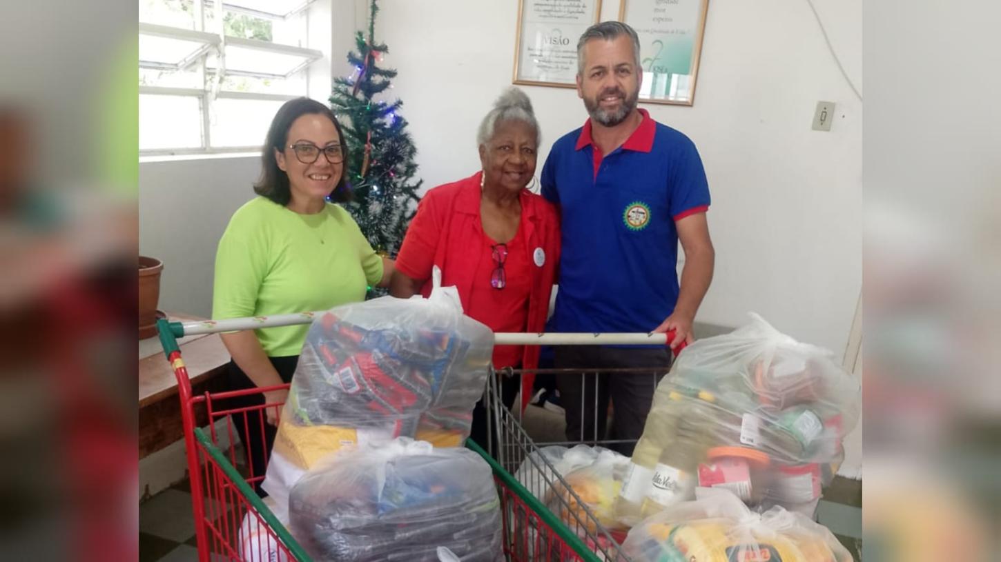 STIA/Bagé entrega à Fundação José e Auta Gomes alimentos arrecadados em Torneio de Futsal