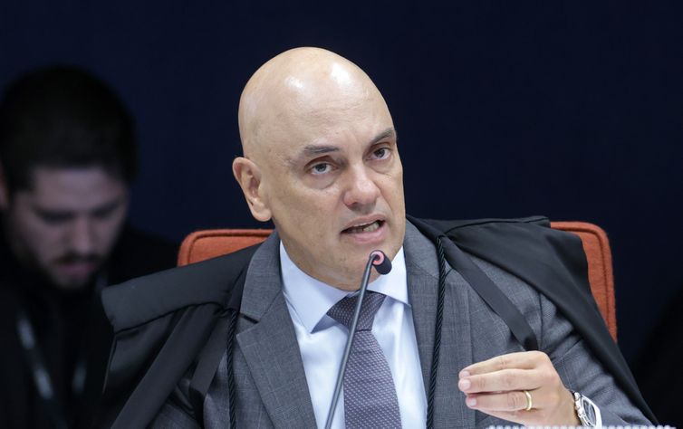 Moraes nega prisão domiciliar e mantém Bolsonaro preso na PF