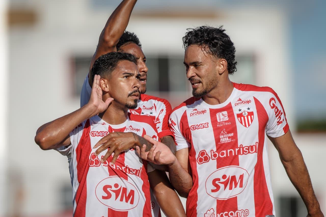 Guarany vence de virada na estréia de Gelson Conte