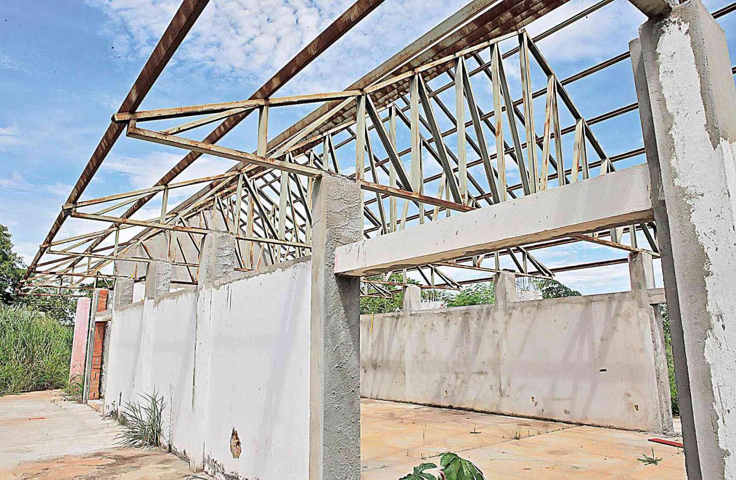 Projeto cria cadastro para monitorar obras paralisadas e punir gestores
