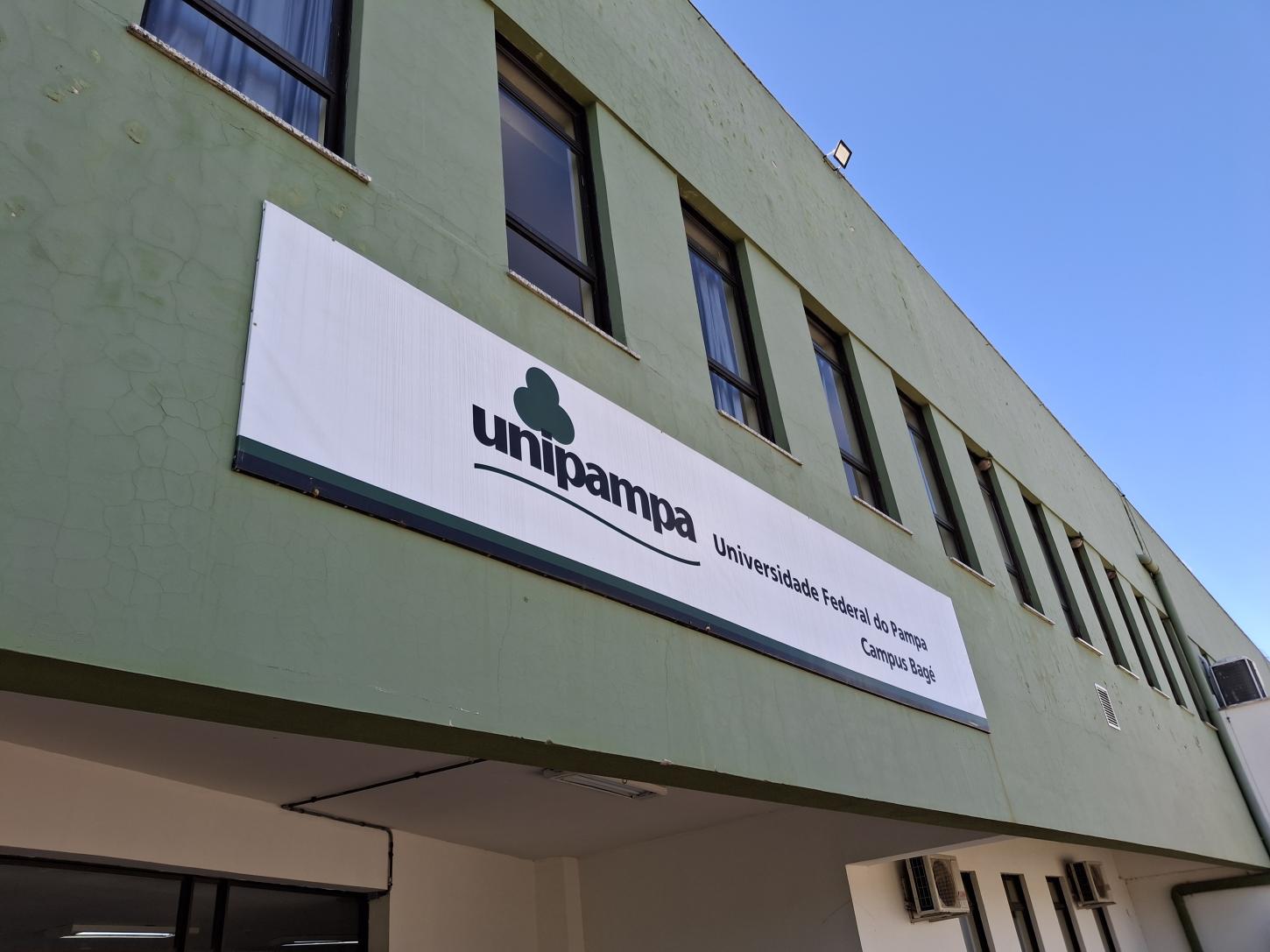 Unipampa suspende cronograma de concurso após denúncias sobre aplicação de provas