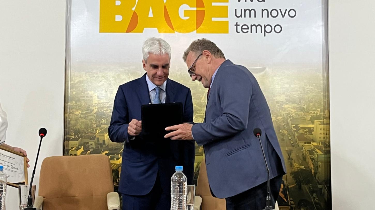 Município entrega a Comenda Alceu de Deus Collares a Miguel Gularte