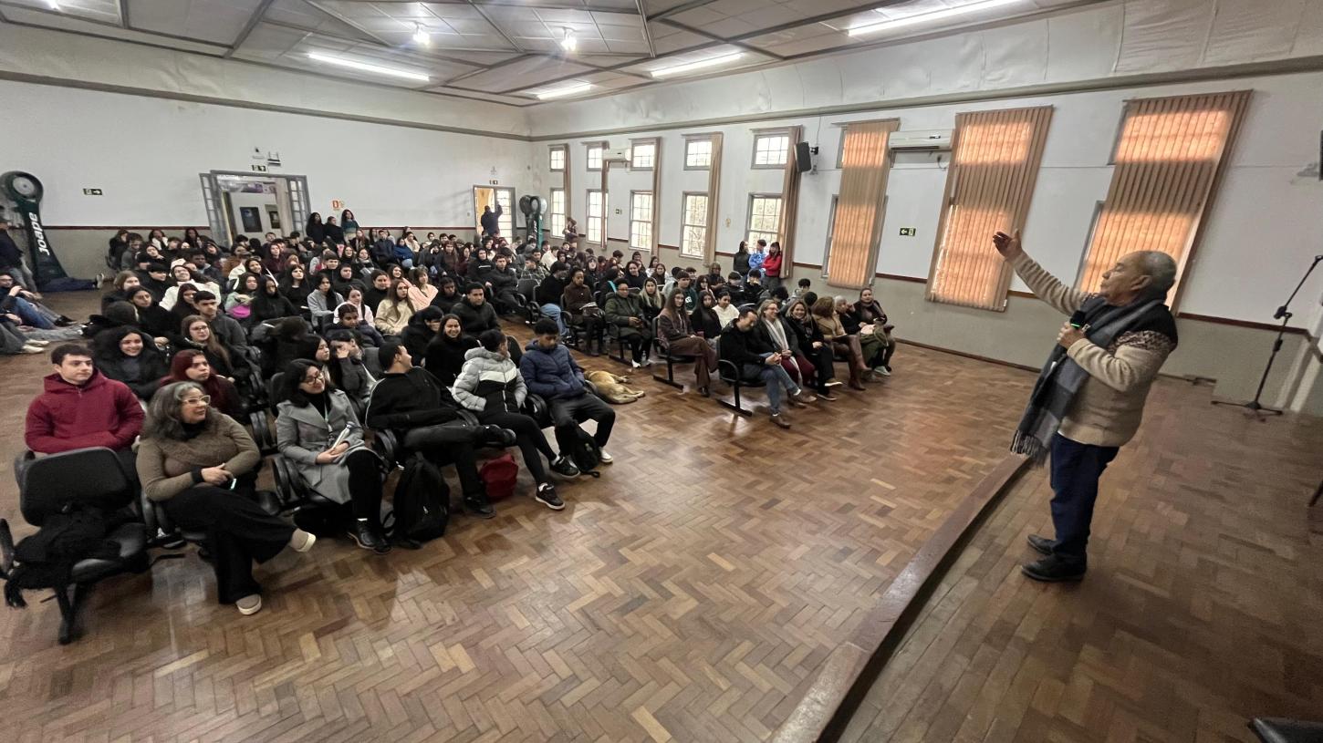 Painel sobre raízes afro-gaúchas reúne cerca de 400 pessoas no Palacete Pedro Osório