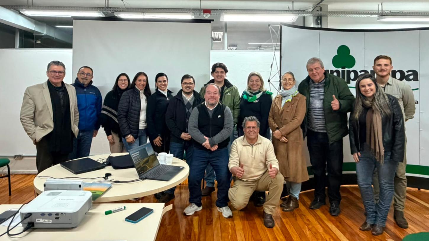 Representantes de oito municípios discutem fortalecimento do turismo regional