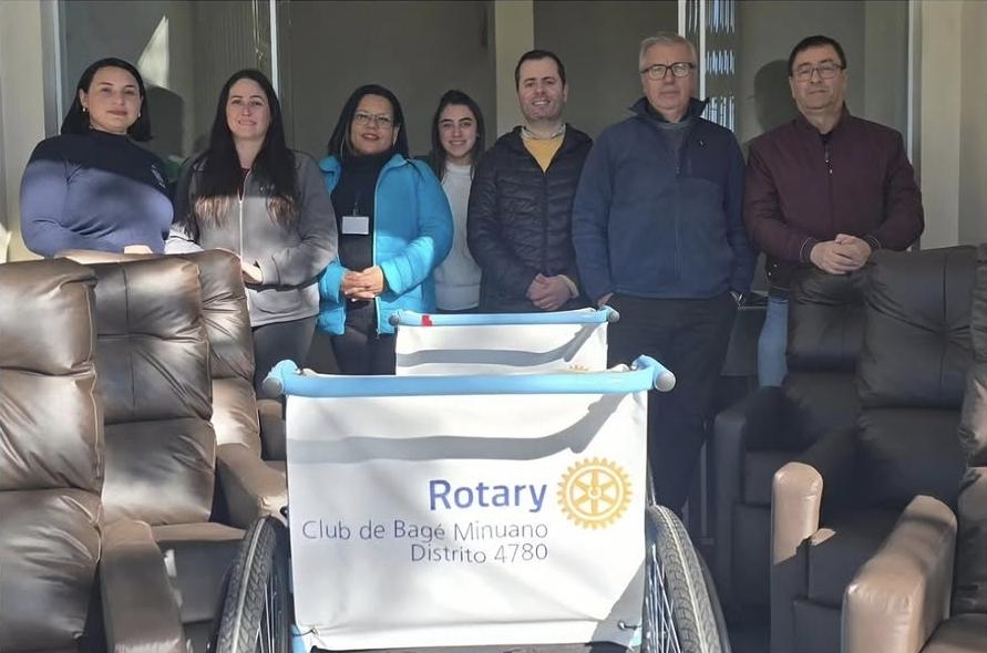 Santa Casa recebe doações de cadeiras de rodas e poltronas